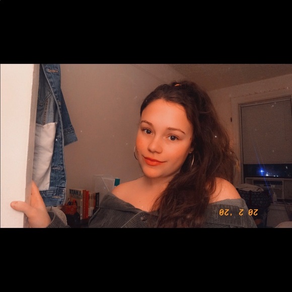 Meet your Posher, Helena - Picture 2 of 2